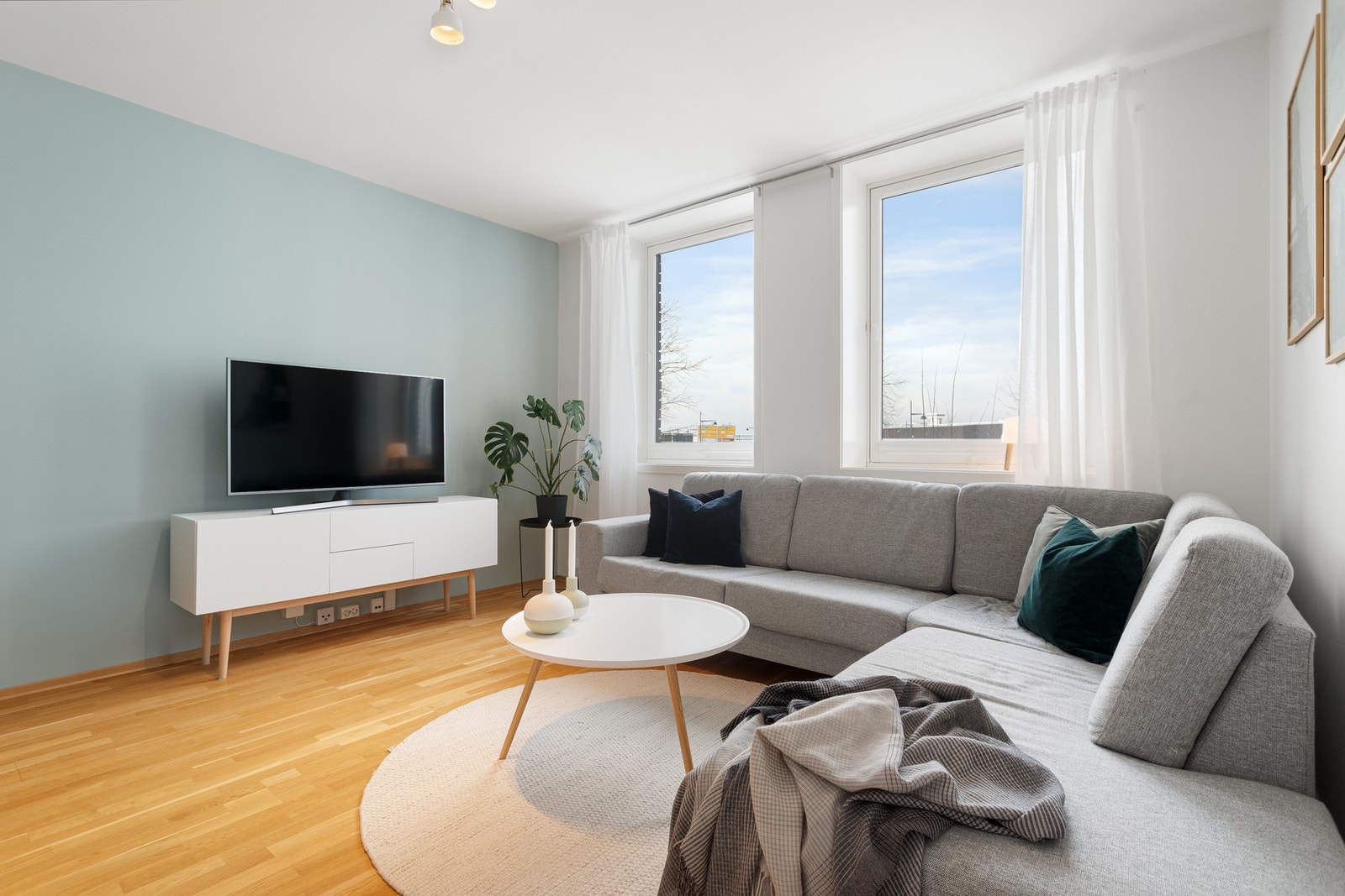 Dette er en flott og moderne selveierleilighet med upåklagelig og meget sentral beliggenhet på Solsiden. Galleribilde