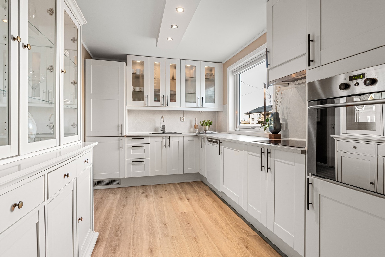 Kjøkkenet er lekker og tiltalende. Galleribilde