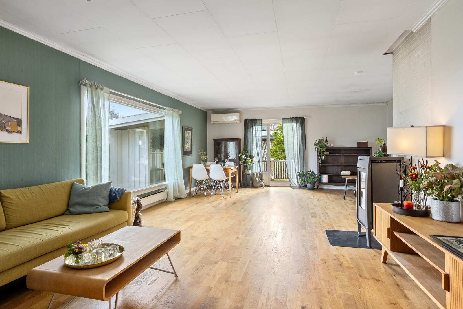 Stor stue med god plass til flere soner. Galleribilde