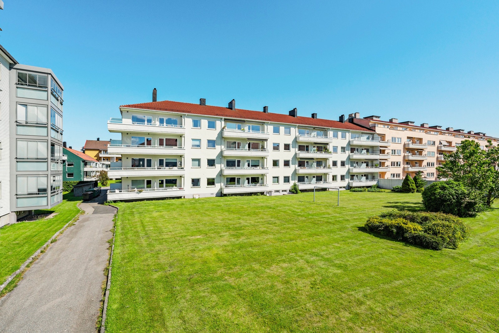 Velkommen til Kirkeveien 5 C - moderne leilighet i byggets 2. etasje, solrik veranda Galleribilde