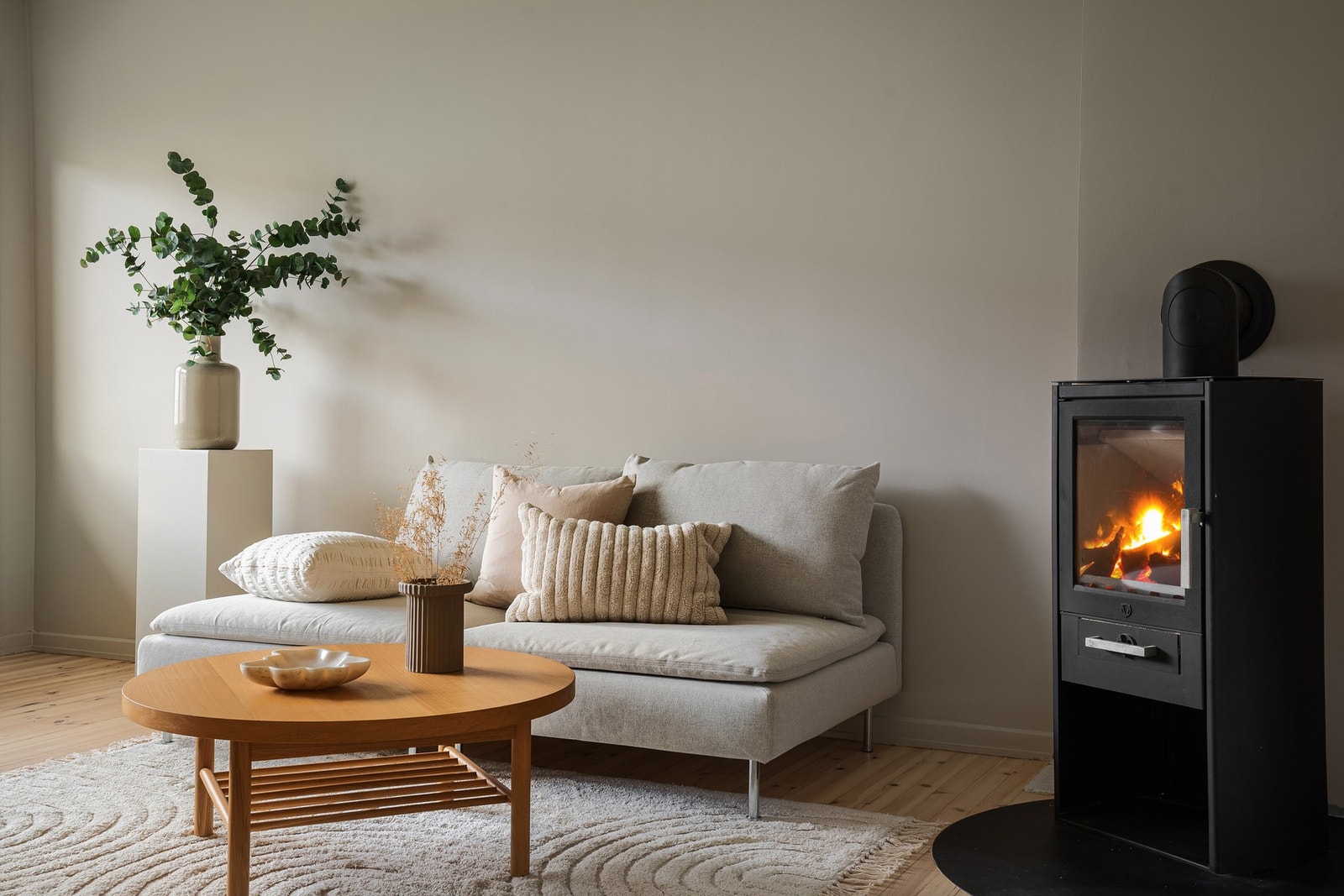 Vedovnen i stuen, gir lun og god varme Galleribilde