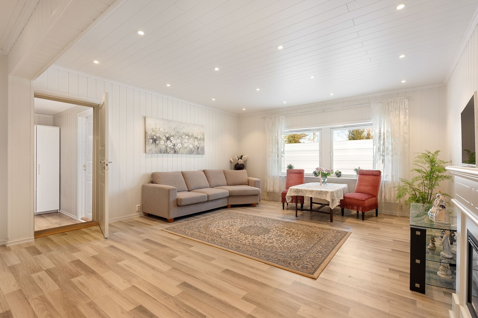 Richard Arntsen har gleden av å presentere Gamle Bjørntvedtveg 11B! Galleribilde