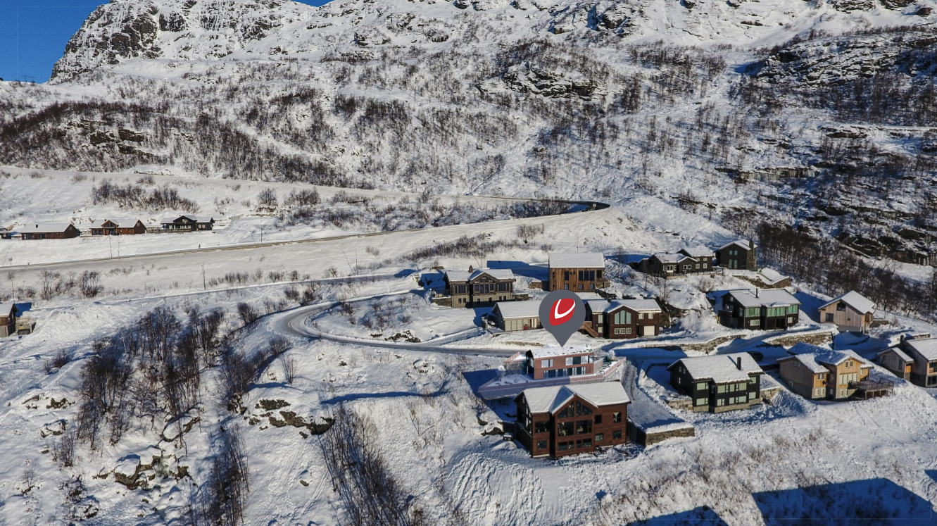 Tomten er beliggende på en attraktiv plass med luftig utsikt like ovenfor ekspress skiheisen. Her vises en illustrasjon. Galleribilde