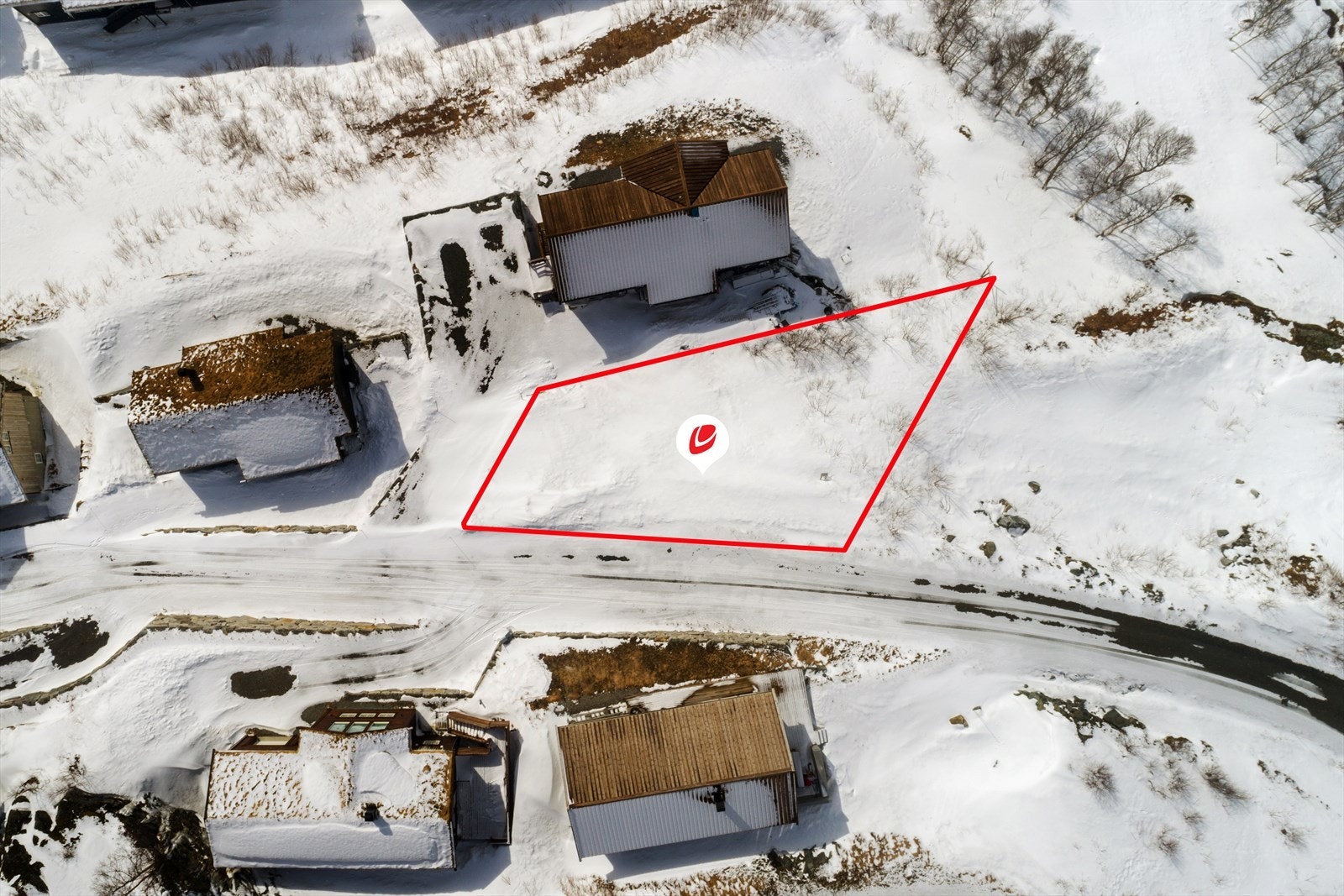 Tomten er på 424,1 m². Galleribilde