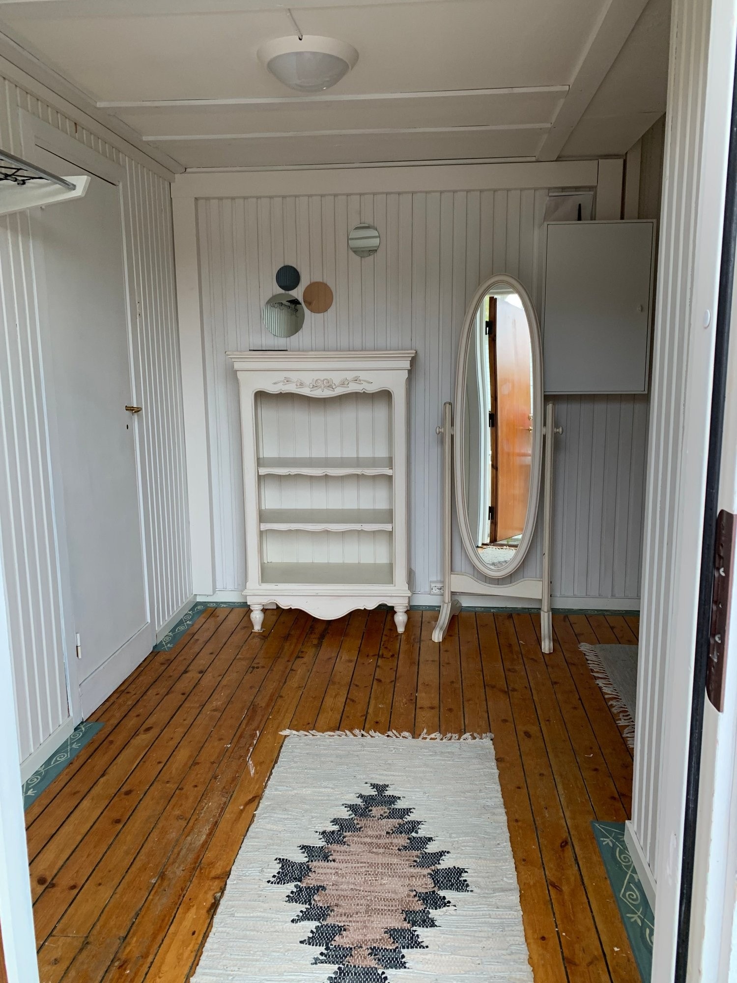 Yttergang 1 etg. Nymalt i 2020, Nytt sikringsskap. Galleribilde