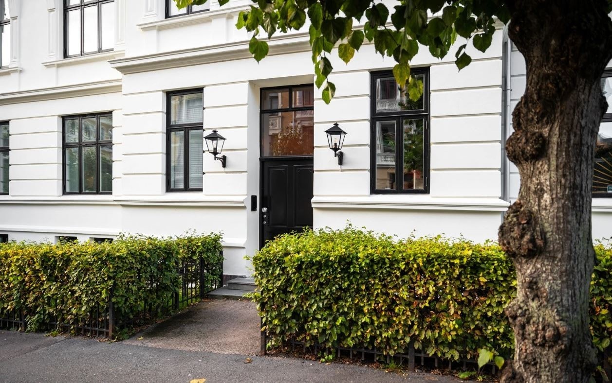 Arealeffektiv, møblert 2- romsleilighet med strøm, varmtvann og fyring inkl. Galleribilde