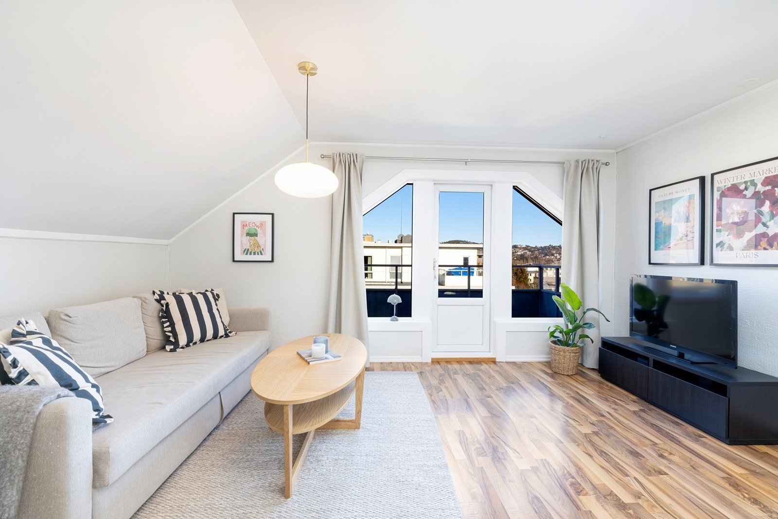 Flott, arealeffektiv leilighet med alkove og stor, solrik balkong. Attraktiv beliggenhet sentralt på Lund. Like ved UIA Galleribilde