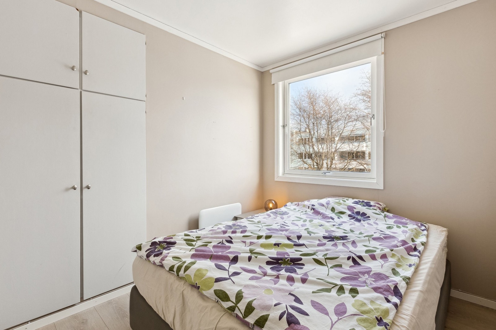 innebygd garderobeskap på soverom Galleribilde