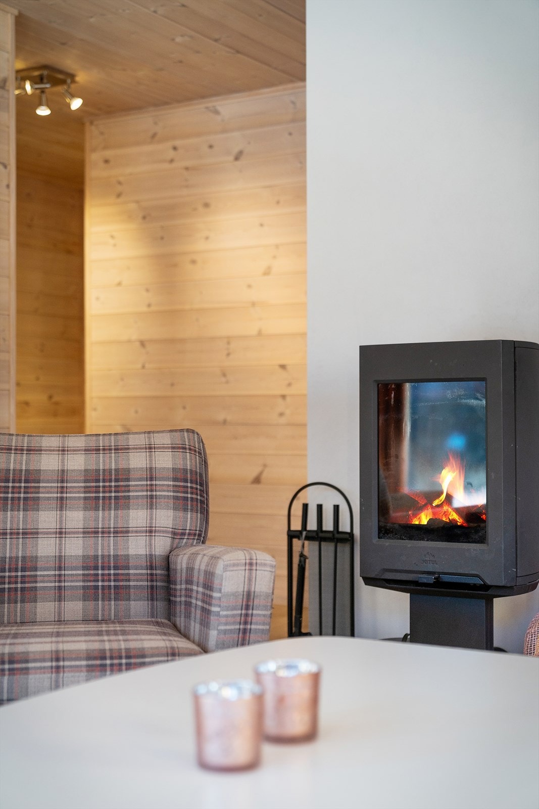 Flott peisovn i stuen som varmer godt opp etter lange dager i bakken Galleribilde