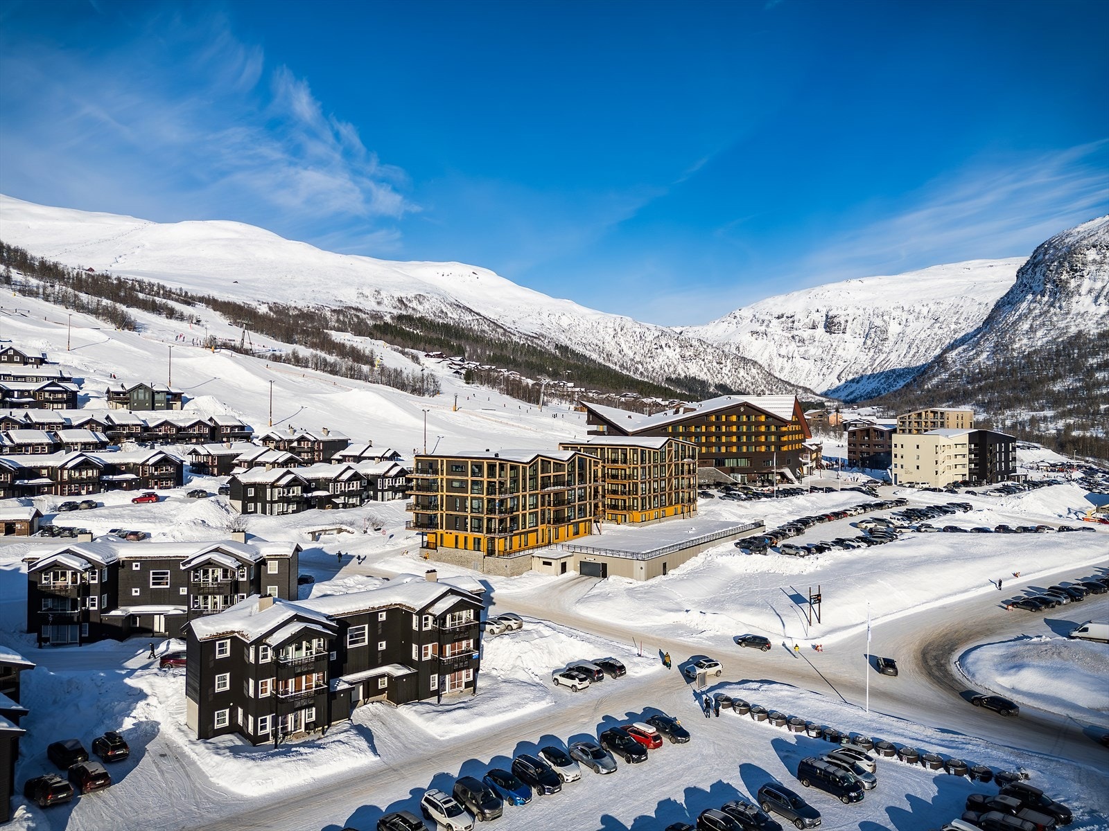 Vakre Myrkdalen ligger 473 m.o.h og er et av Vestlandets største og mest ettertraktede skianlegg.jpg Galleribilde
