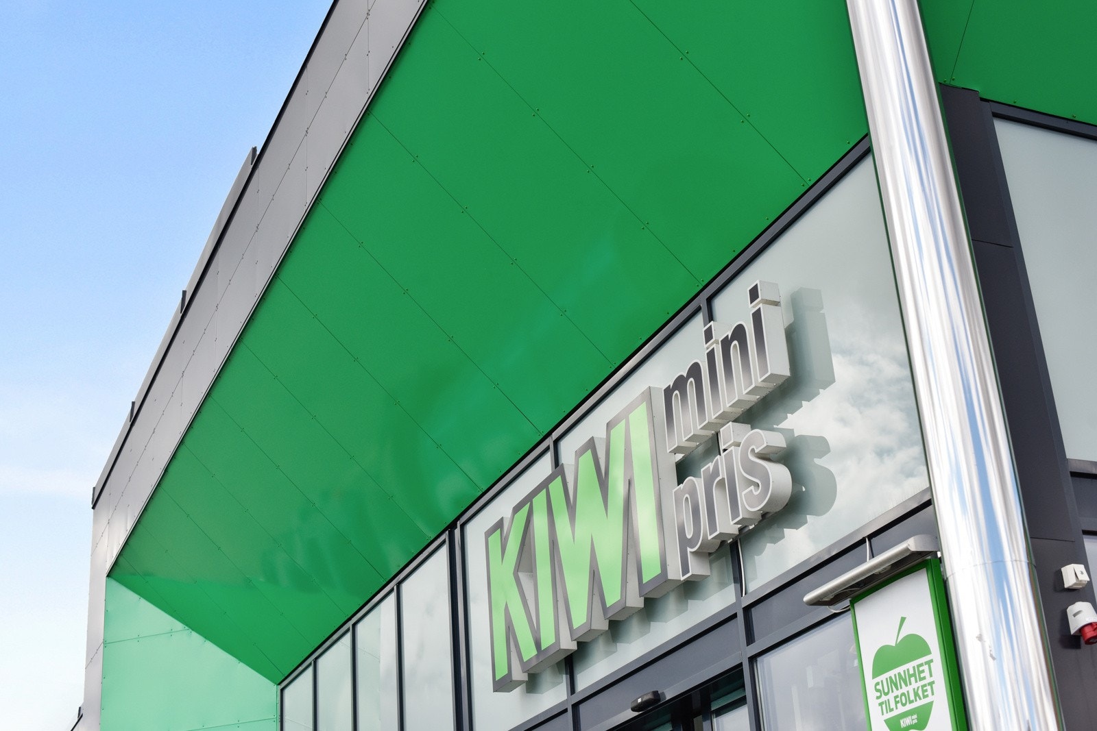 Nærmeste dagligvarebutikk er Kiwi Lierskogen som ligger ca. 350 meter unna leiligheten. Galleribilde