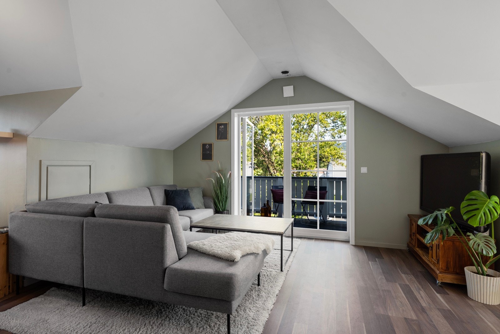 Leiligheten har nytt laminatgulv i alle rom. Galleribilde