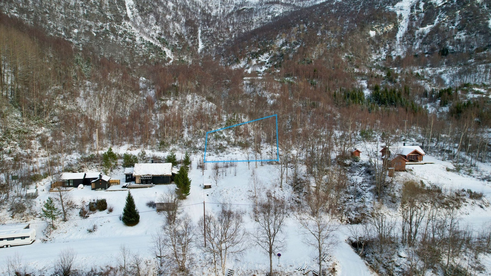 Inntegning i blått er veiledende tomtegrenser - og må anses som omtrentlige. Galleribilde