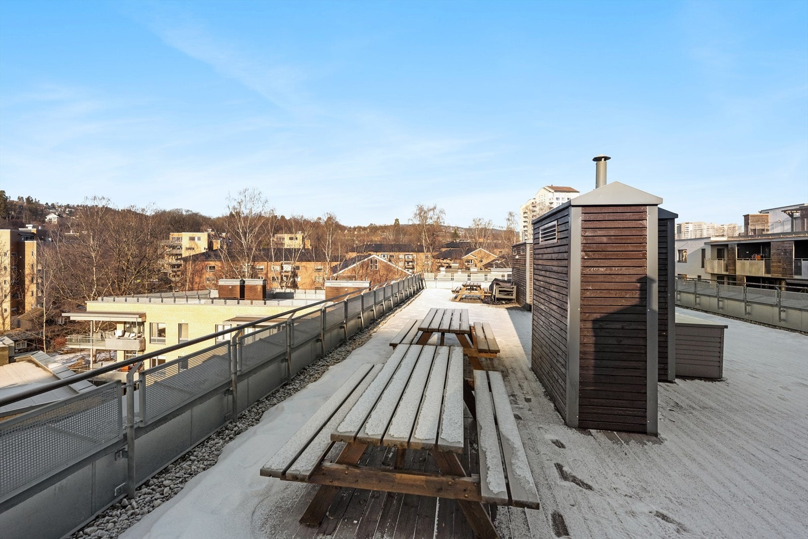Sameiet har en flott felles takterrasse hvor man virkelig kan nyte solen om sommeren. Galleribilde