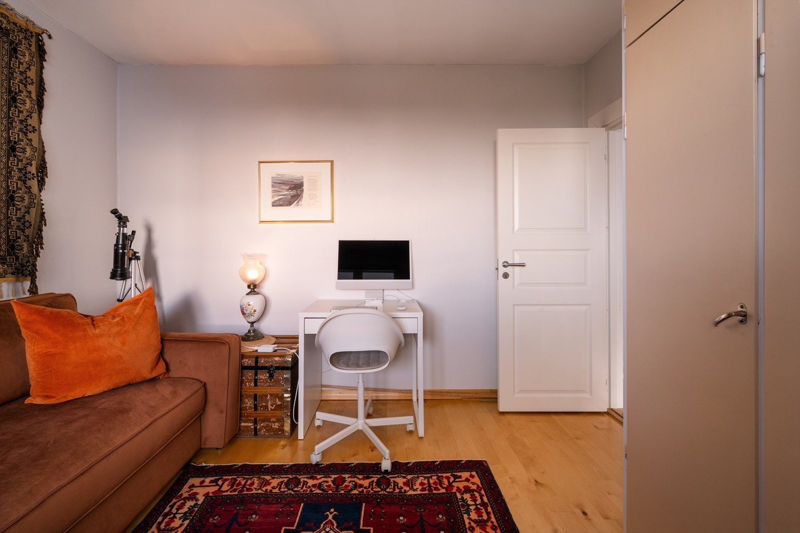 Et fleksibelt rom som kan brukes som barnerom, gjesterom eller hjemmekontor. Galleribilde