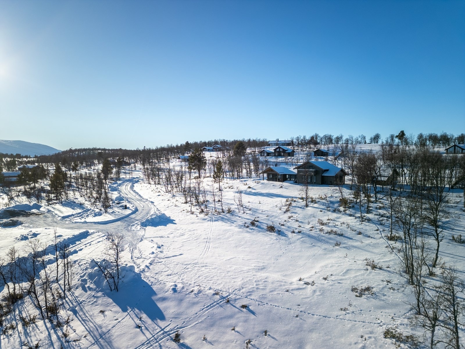 Sør-øst vendt beliggenhet. Panoramautsikt og gode solforhold! Galleribilde