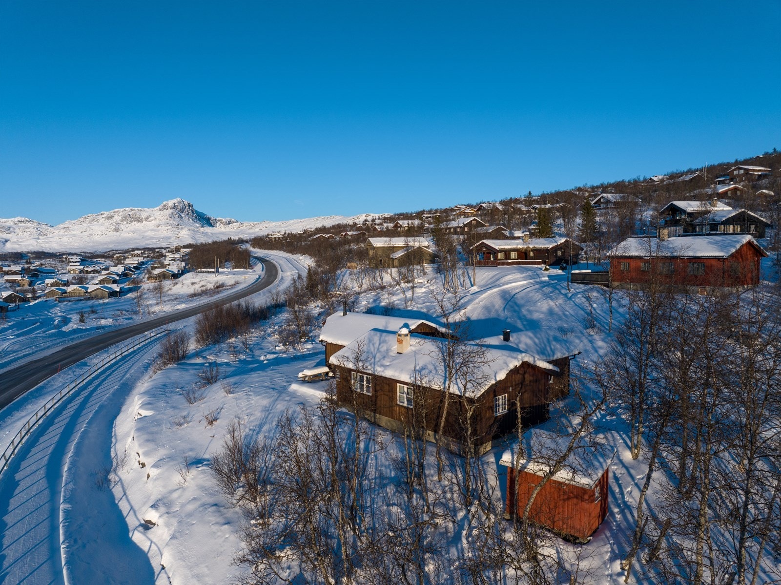 Hytta ligger i etablert og hyggelig hyttefelt. Galleribilde