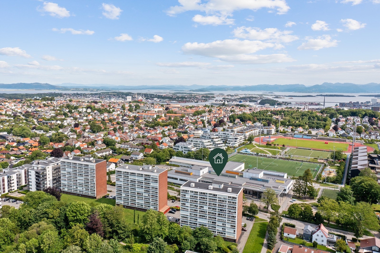 Krogsveen v/ Mats Sandstøl har gleden av å presentere leiligheten i Dues vei 38! Galleribilde