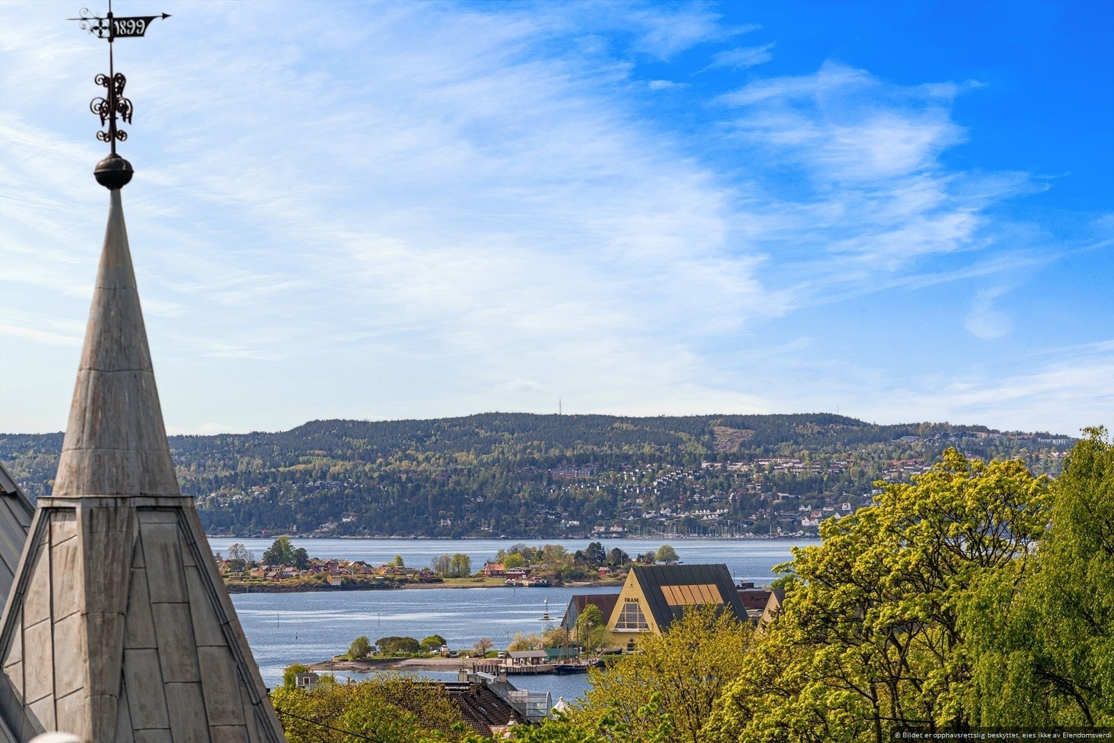 Upåklagelig utsikt til fjorden. Galleribilde