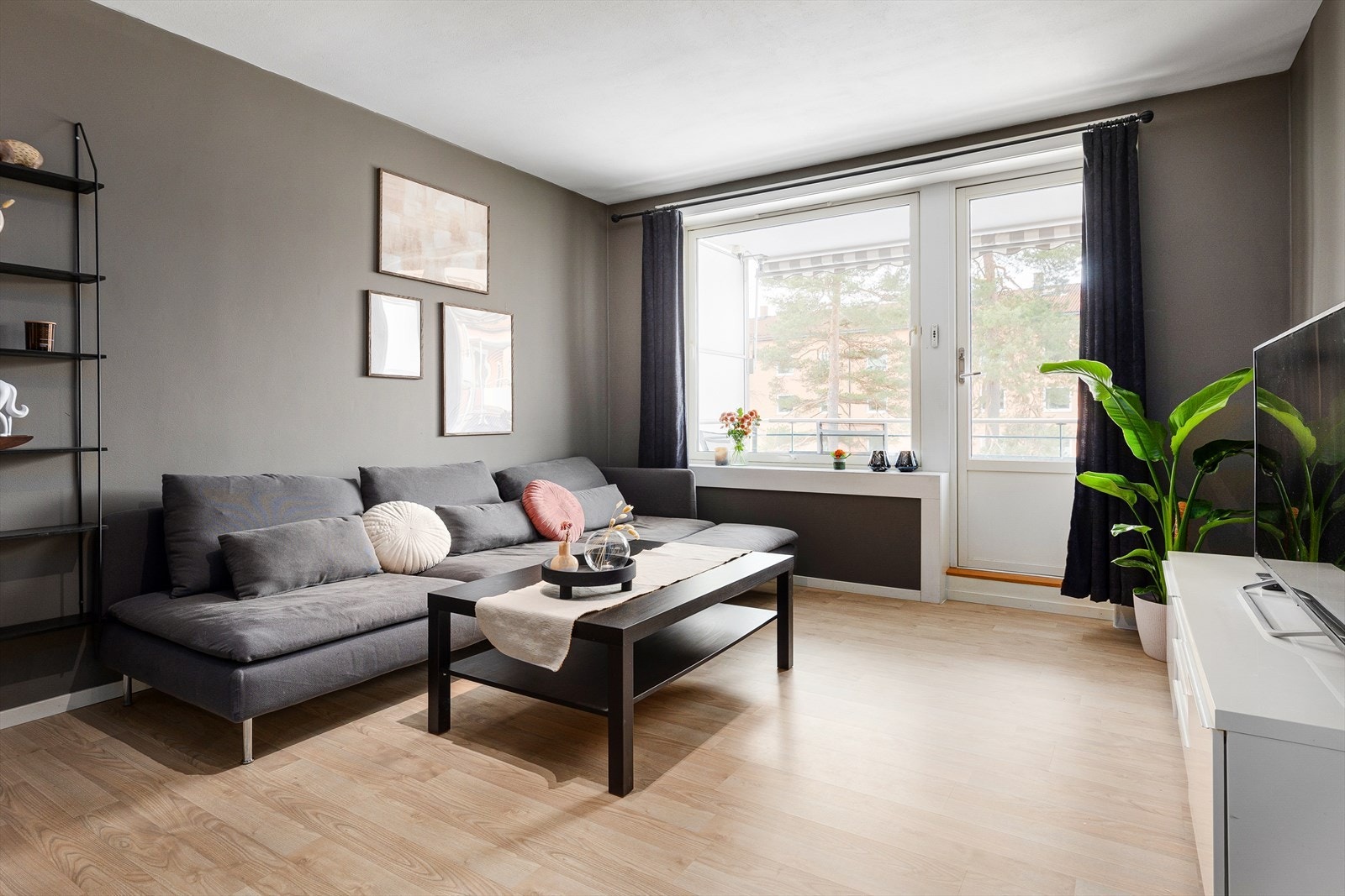 Pent oppusset stue i delikate farger Galleribilde