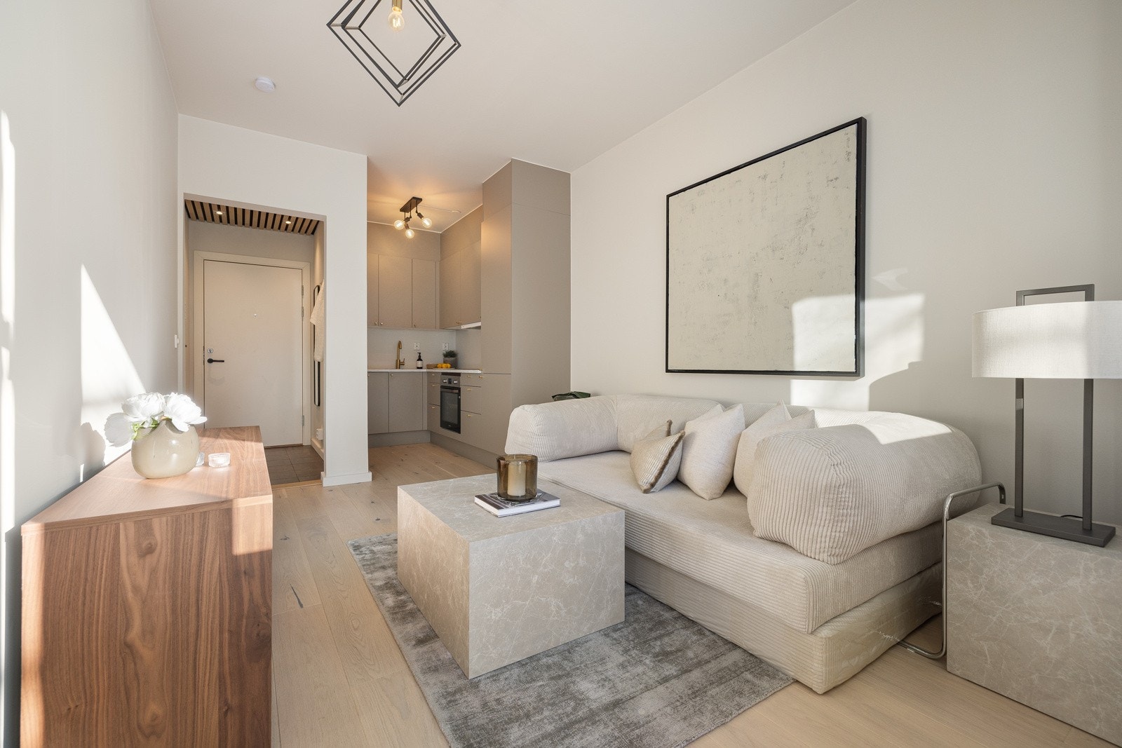 Alle overflater er slette og nymalte i 2023. Galleribilde