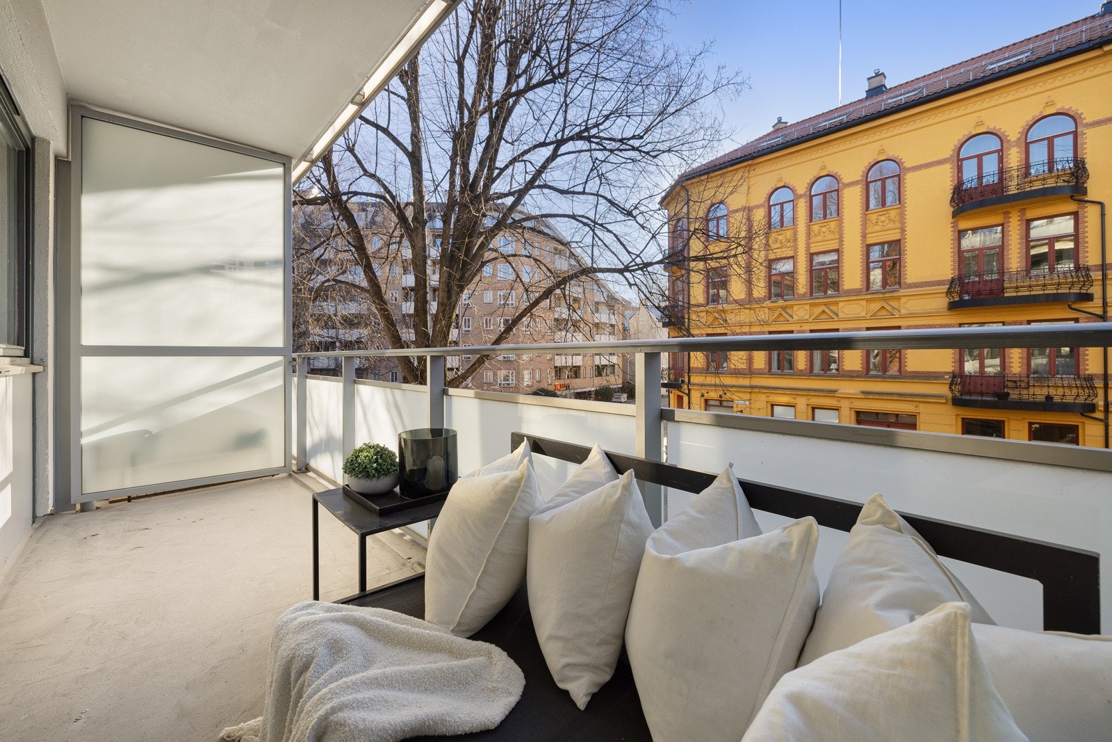 Vestvendt balkong på 7 m2. Galleribilde