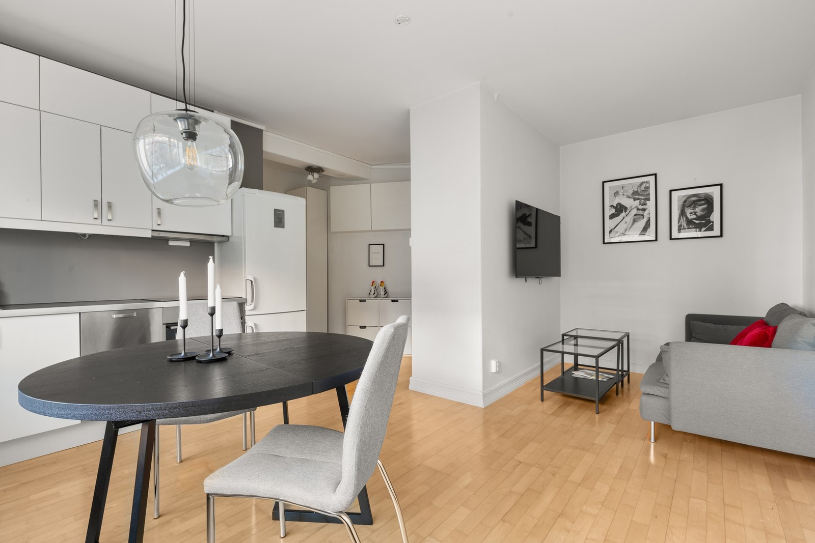 Velegnet plass til spisebord i tilknytning til kjøkkenet. Galleribilde