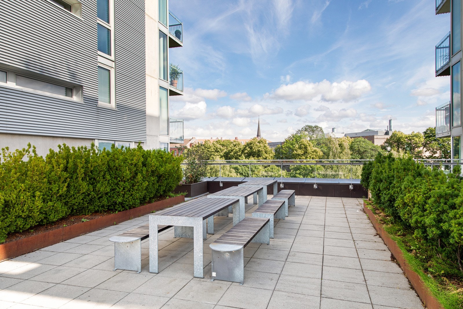 Tilgang til felles takterrasse med meget gode solforhold. Galleribilde