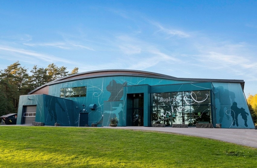 Den nye ishallen på Bugården Galleribilde