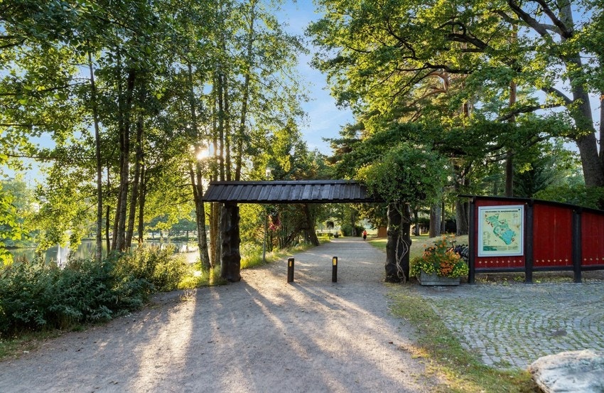 Opplyste turløyper i fine omgivelser rundt Bugården Galleribilde