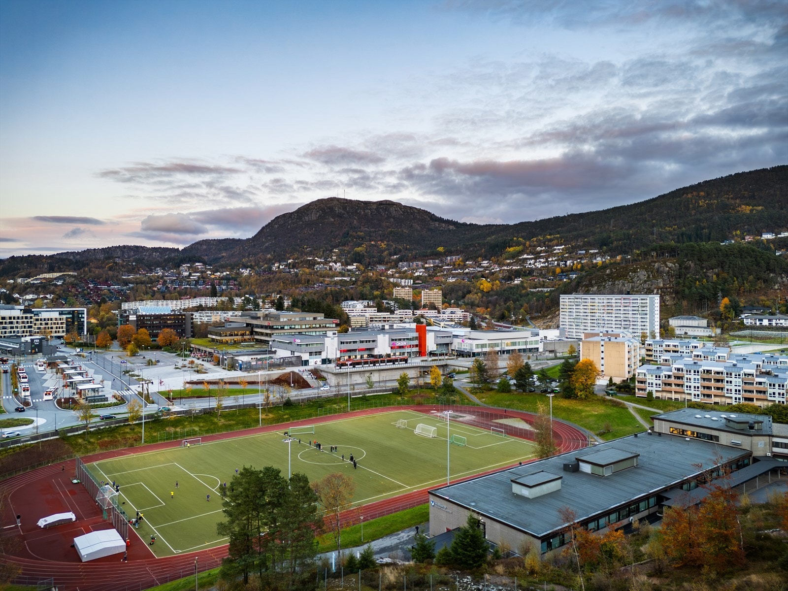 - Fyllingsdalen stadion og idrettshall ligger kun kort gange fra leiligheten - Galleribilde