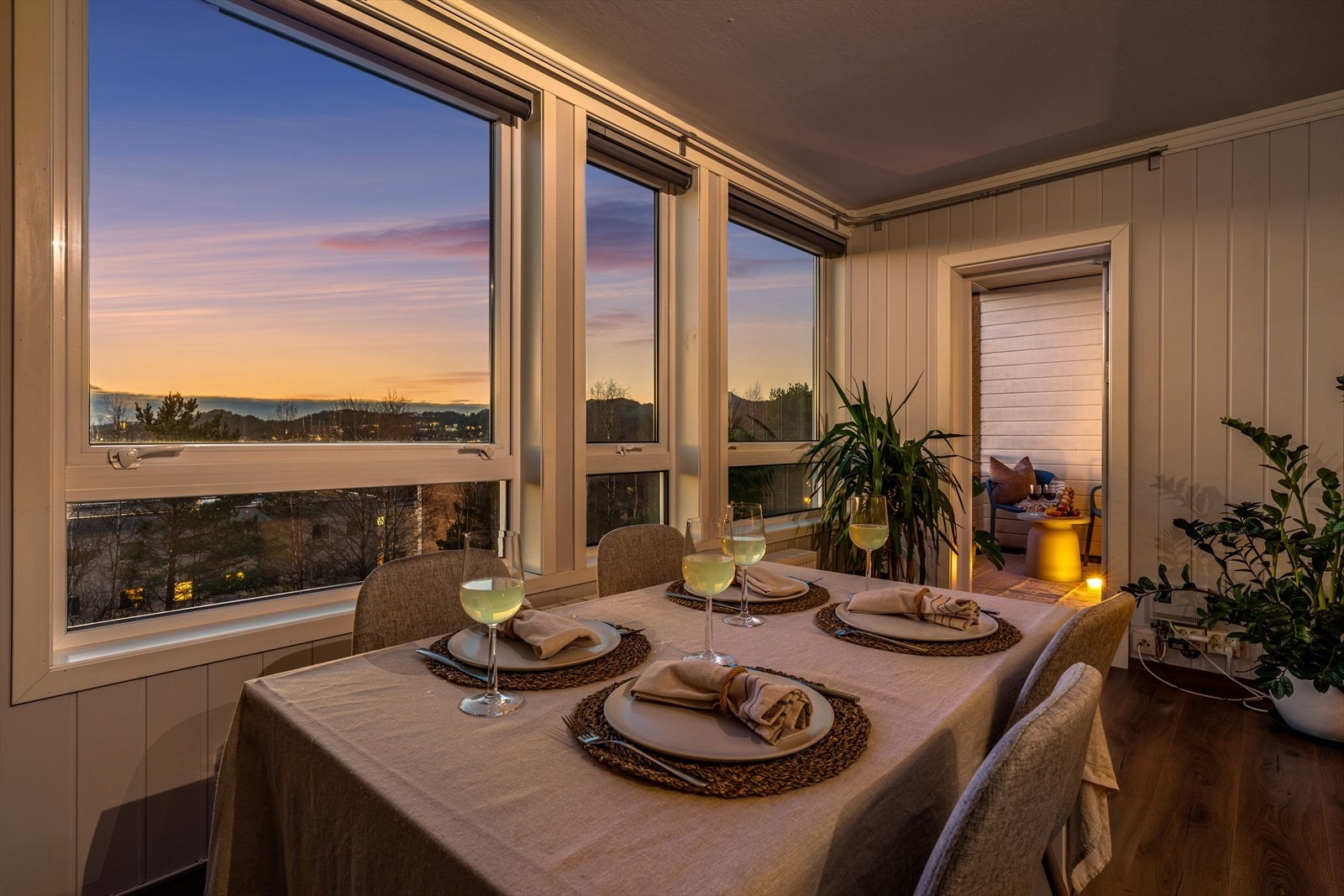 - De generøse vindusflatene sørger for rikelig med verdifullt lysinnslipp og en nydelig utsikt - Galleribilde