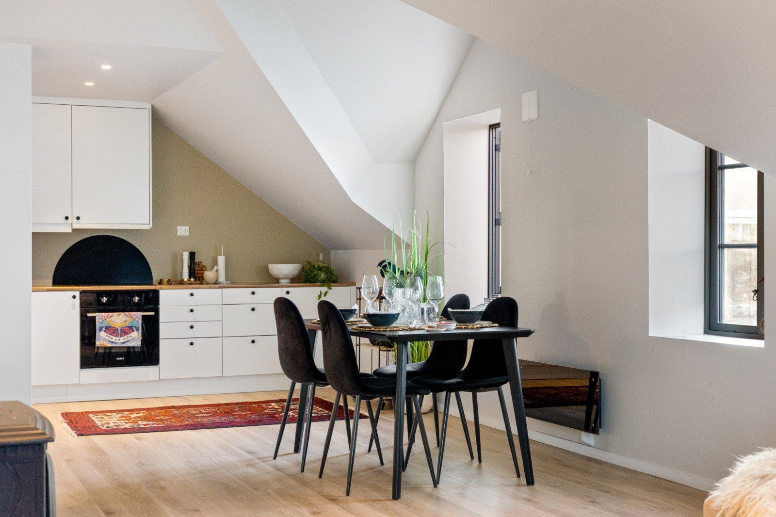 Toppleilighet med flotte detaljer! Galleribilde