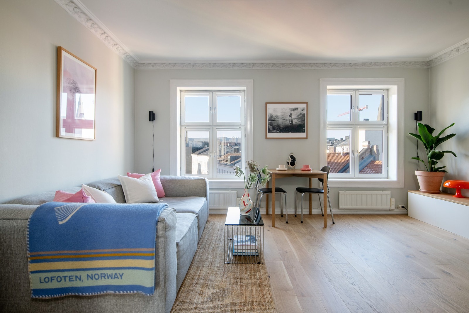 Med gode innredningsmuligheter kan stuen enkelt tilpasses både sofagruppe, spisebord og øvrige møbler. Galleribilde