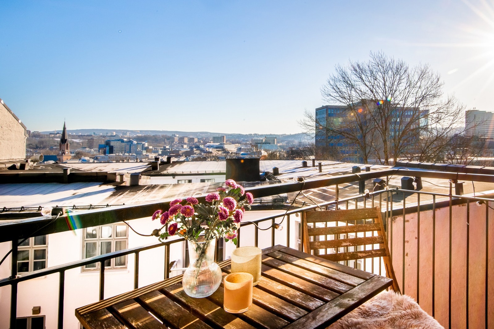 Med en flott utsikt over Oslo og plass til et koselig kafésett, kan du skape din egen lille utested i hjertet av byen. Galleribilde