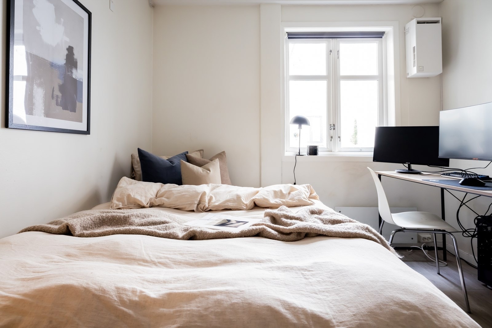 Tilsvarende utførelse med opprettet og nytt gulv, oppussede overflater, montert ventilasjon på vegg. Galleribilde