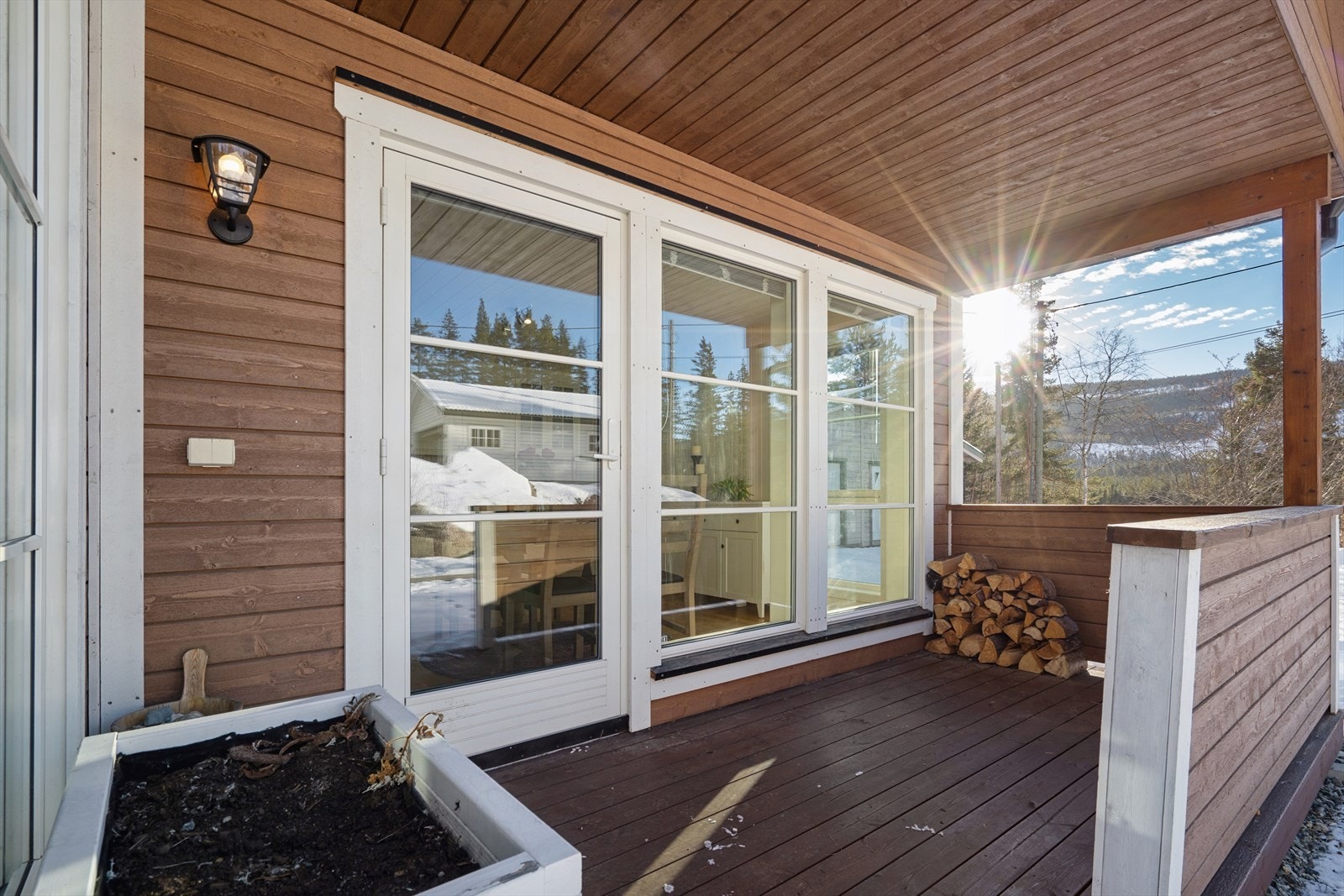 Overbygd terrasse. Galleribilde