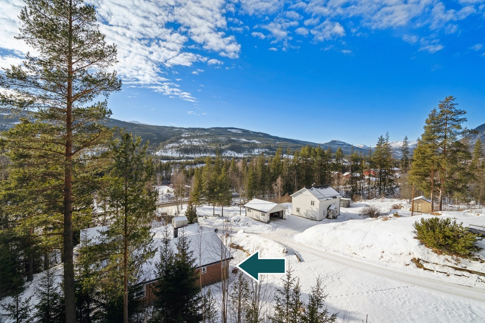 Boligen ligger fint plassert i Uvdal. Galleribilde