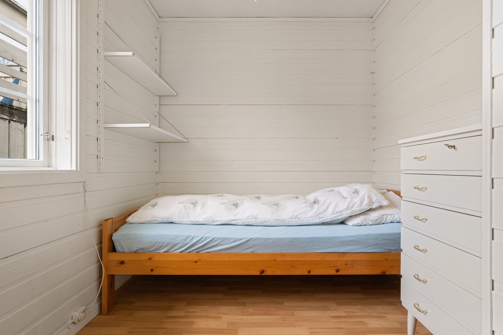 Soverom 3 er på 5,5 kvm og kan fint benyttes som barnerom eller kontor hvis ønskelig. Galleribilde