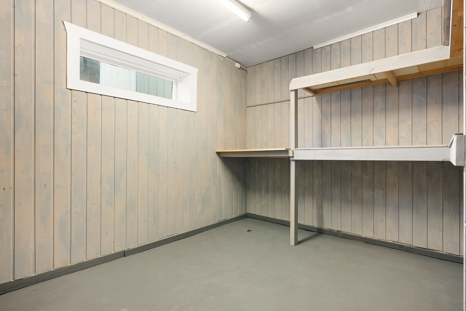 Kjelleren har rikelig med bodareal og oppbevaringsmuligheter. Galleribilde
