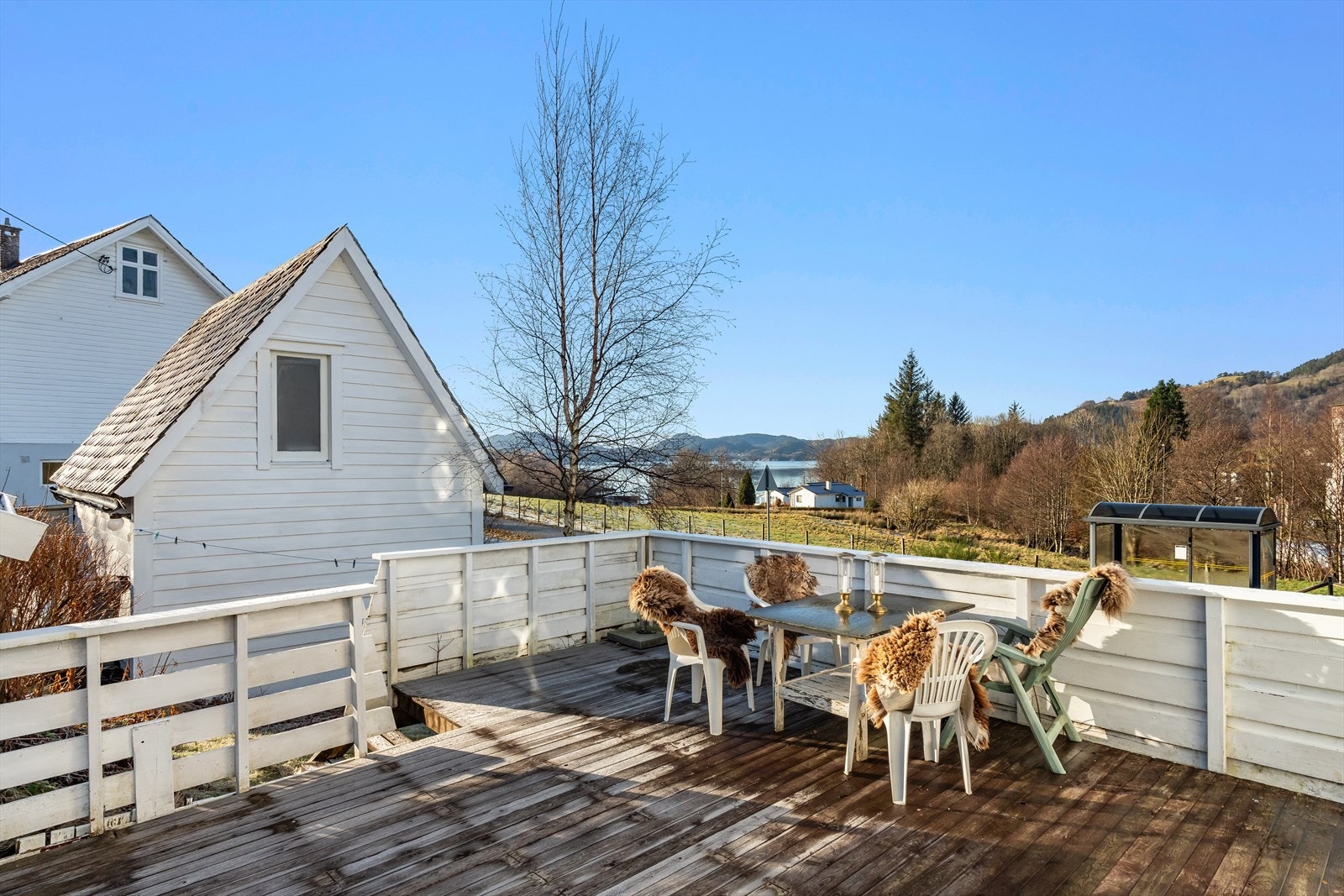 Terrasse med fin utsikt Galleribilde