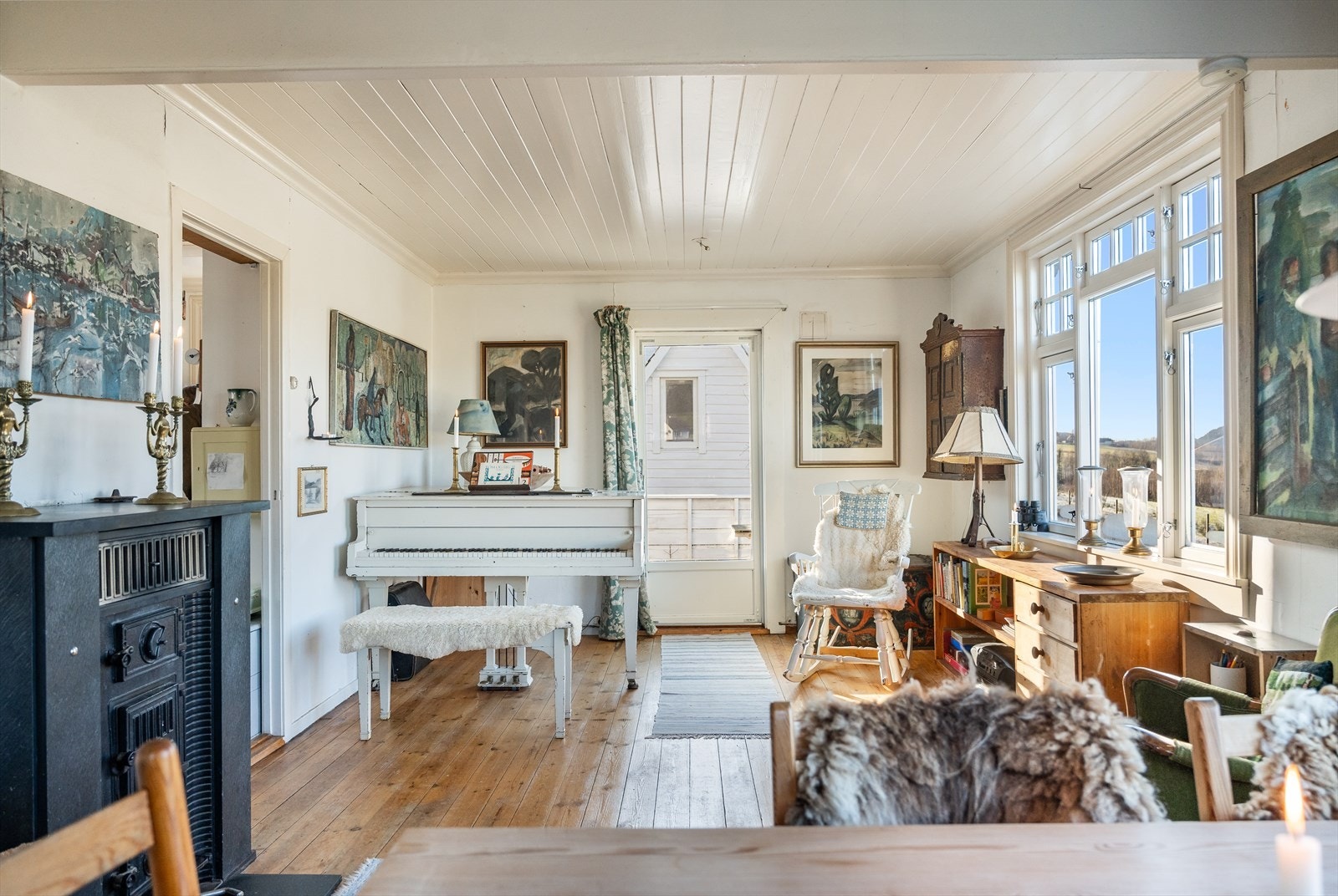 Stuen har utgang til terrasse Galleribilde
