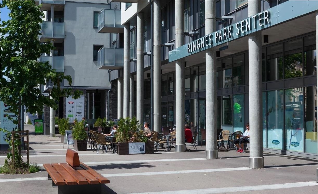 Ringenes Park med alt du trenger i hverdagen med bl.a. Meny, Mester Grønn, Apotek, treningssenteret SATS og kino Galleribilde