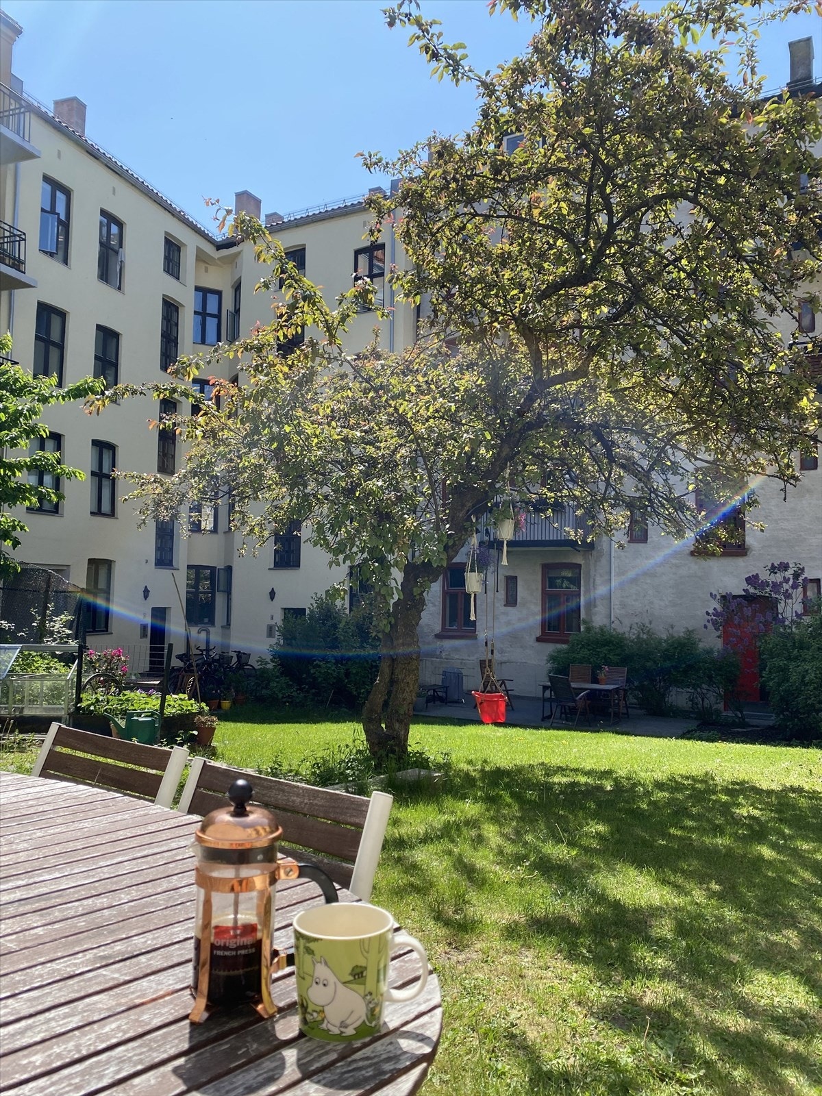 Selgers egne bilder fra bakgården på sommerstid. Galleribilde