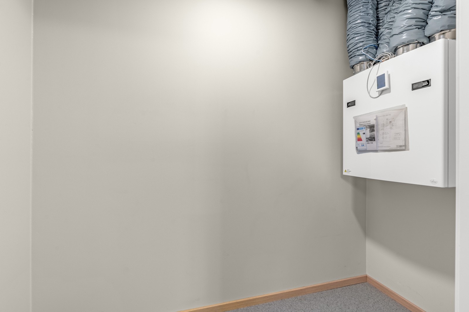 Bod på soverom - perfekt som walk-in garderobe Galleribilde