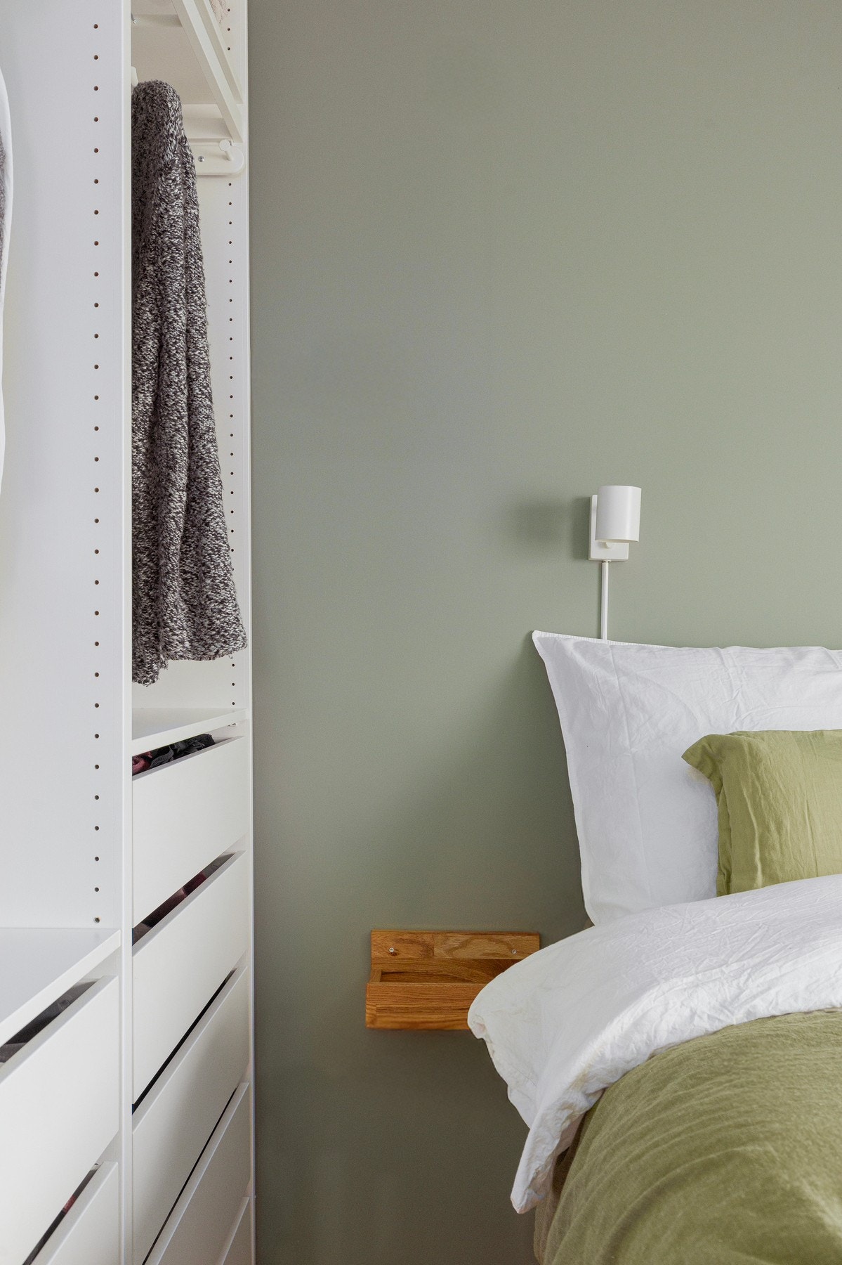 Lyst og delikat soverom. Galleribilde