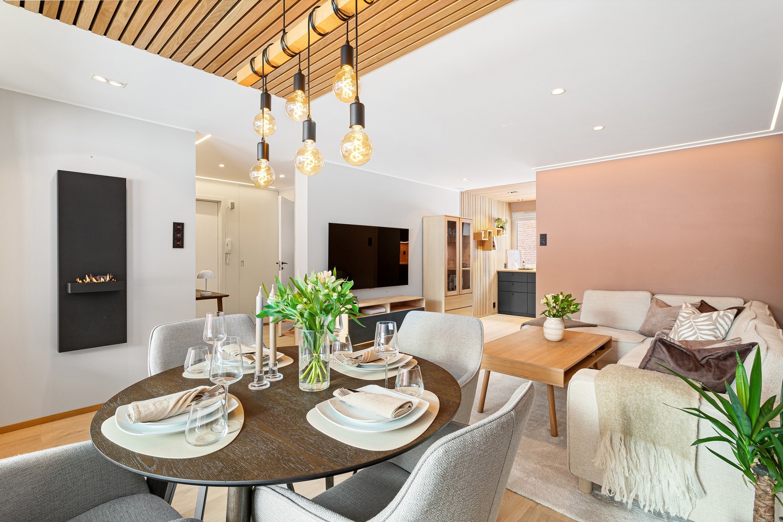 Leiligheten ble totalrenovert i 2021 og har fått tilstandsgrad 1 på alt innvendig. Galleribilde