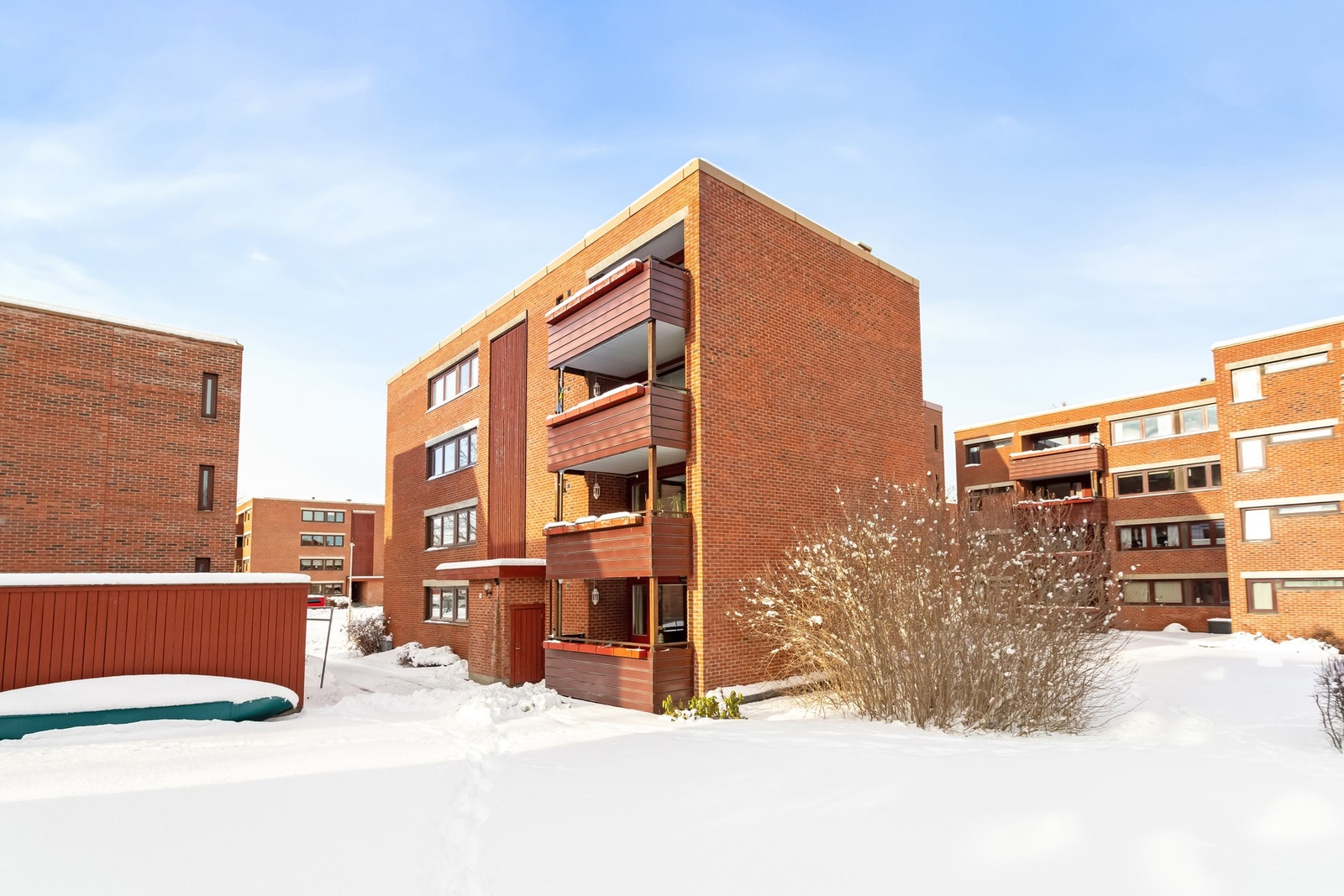 Lidarende er et svært sentralt område med nærhet til NTNU, metrobuss og dagligvarebutikker. Galleribilde