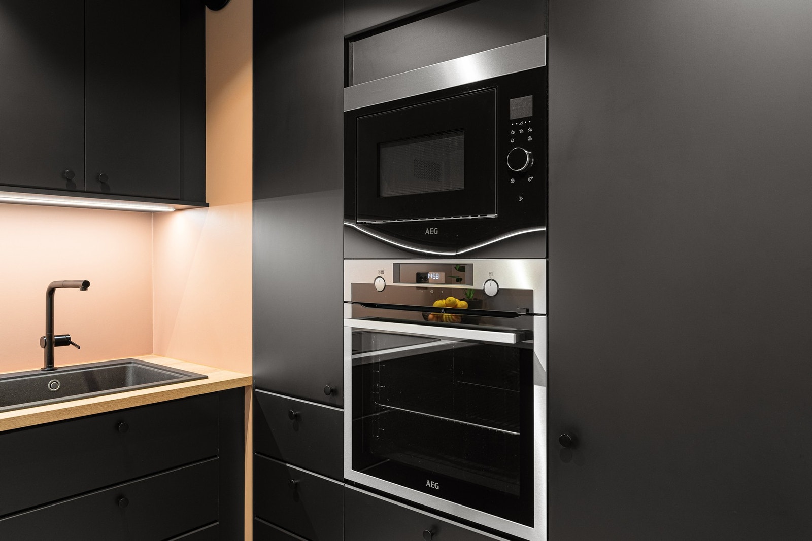 Hvitevarene er fra merket AEG. Galleribilde