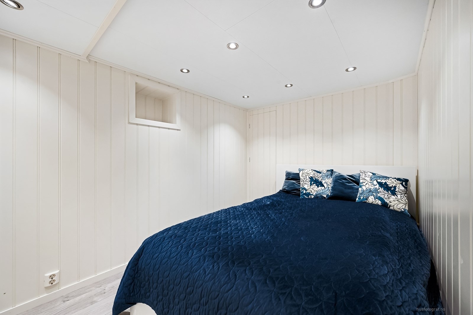 Det er 4 innredede rom + innredet bad. Galleribilde